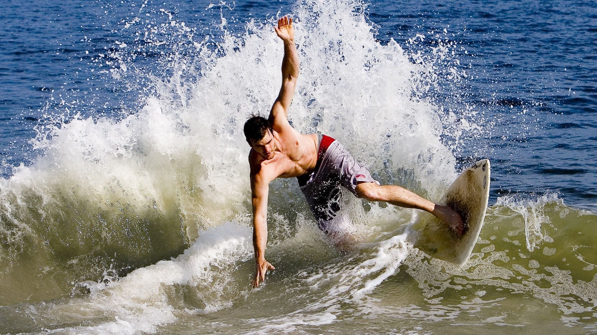 泛舟漂流竞速，水上的惊险刺激，泛舟视频
